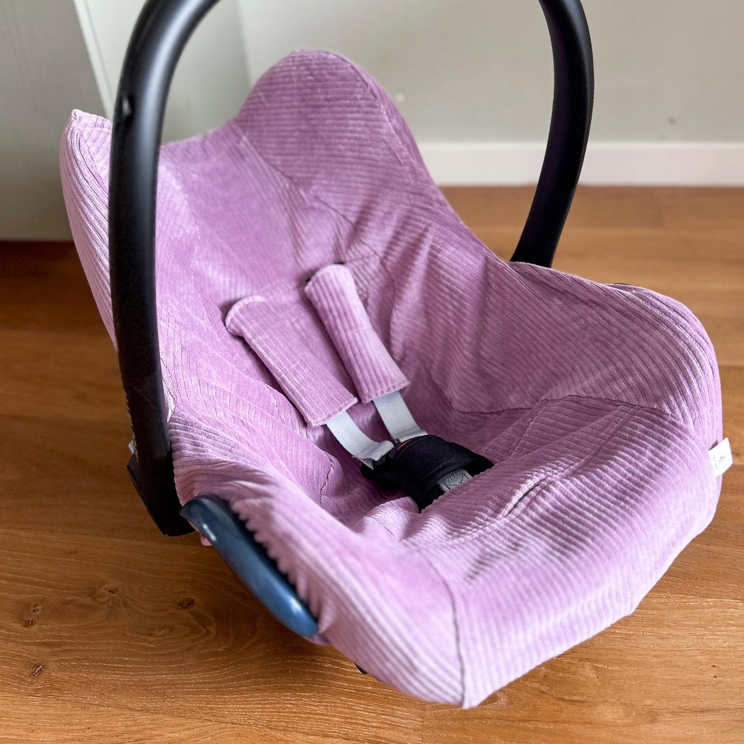 Hoes voor Maxi Cosi in paarse ribstof