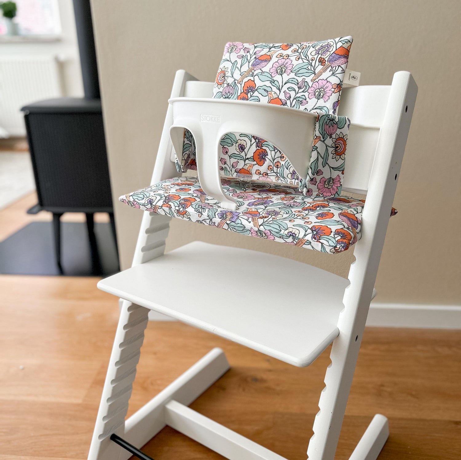Kussenset babyset Tripp Trapp gecoat met bloemen