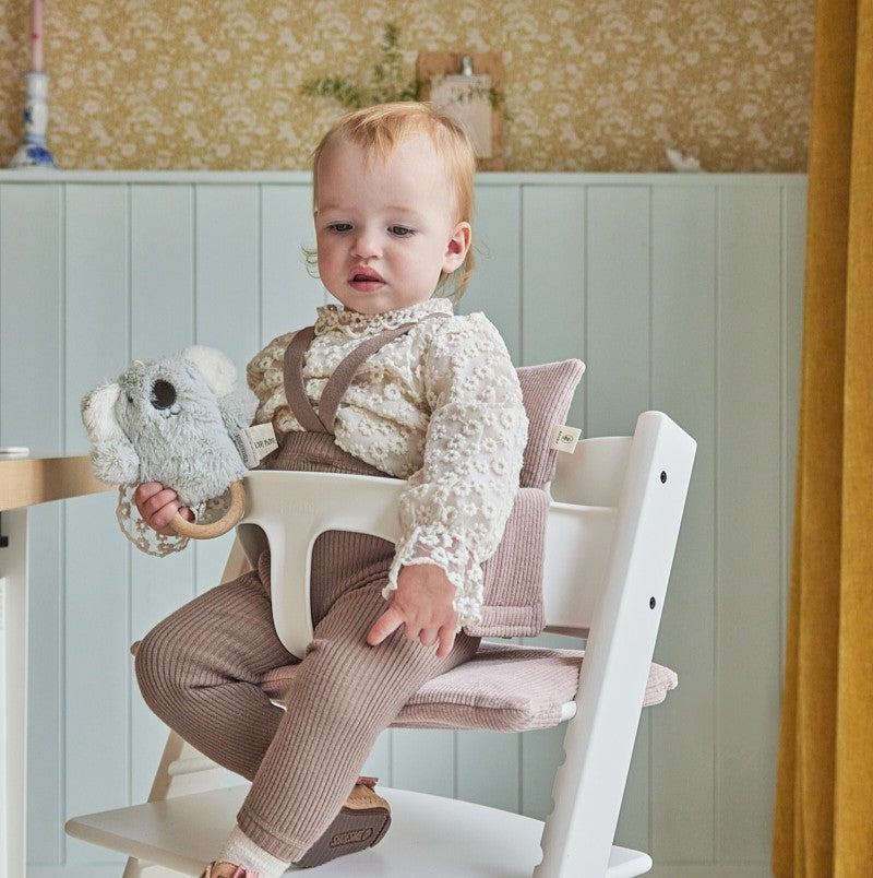 Kindje in Tripp Trapp babyset met kussen rib soft pink